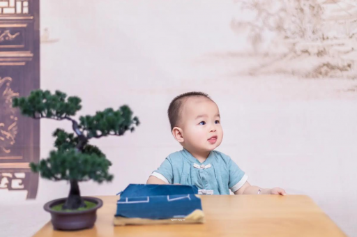 安康满月宝宝放屁臭 安康满月宝宝放屁臭